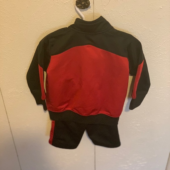 2-Piece Nike Set - Picture 2 of 2